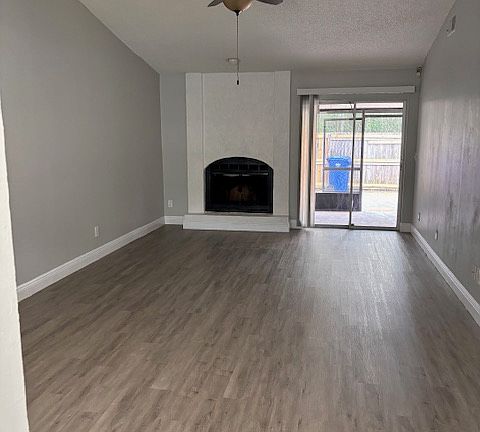 3rd image of 4415 W Humphrey St #4415
