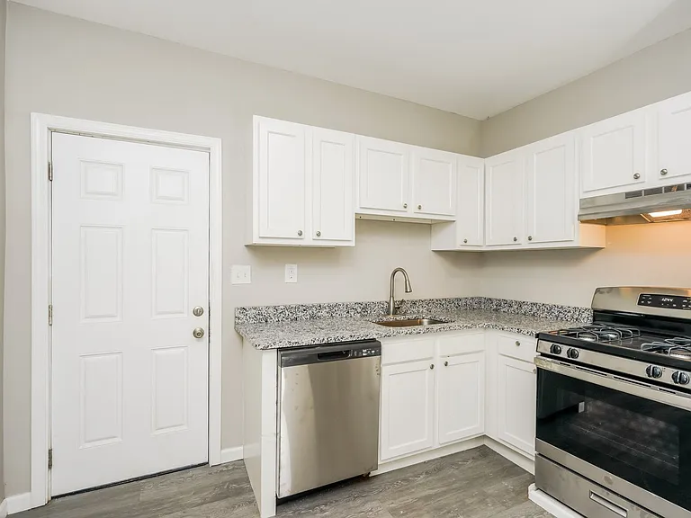 1474994_023_kitchen_12892263.jpg