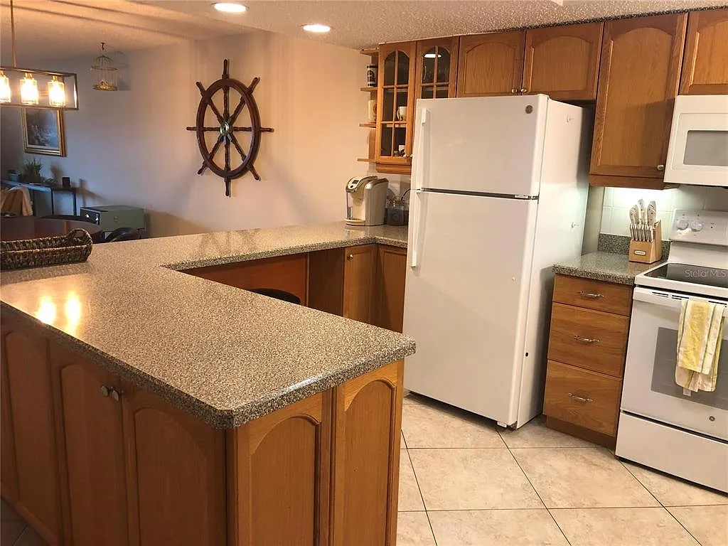 2 bed, 2.0 bath, 1388 sqft, $1,950 — Photo 4