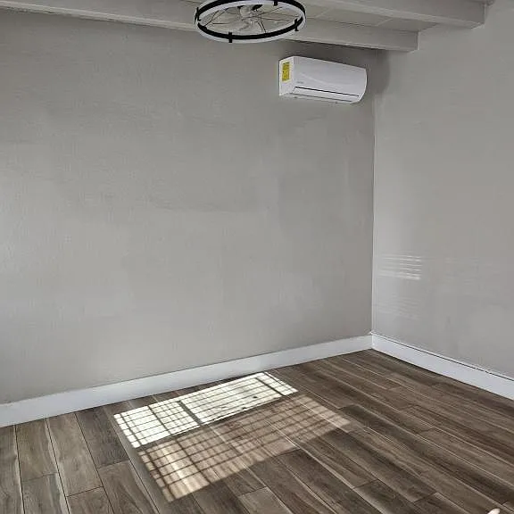 1147 May Ave — Photo 5