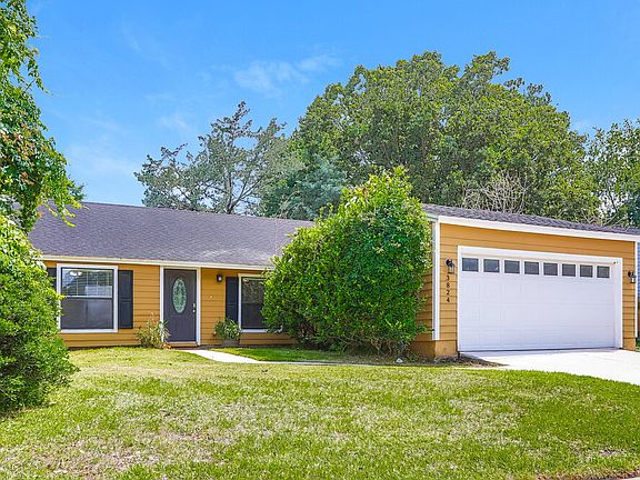 3rd image of 3824 Tree Lake Dr