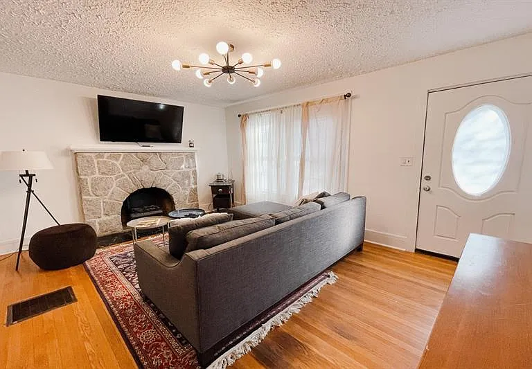 1408 Memorial Dr SE #UPSTAI — Photo 8