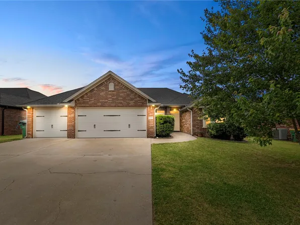 205 Callie Ln, Centerton, AR 72719