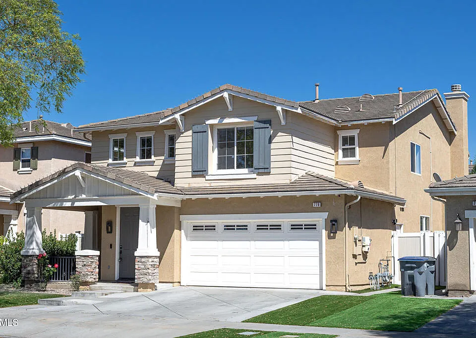 778 Entrada Dr