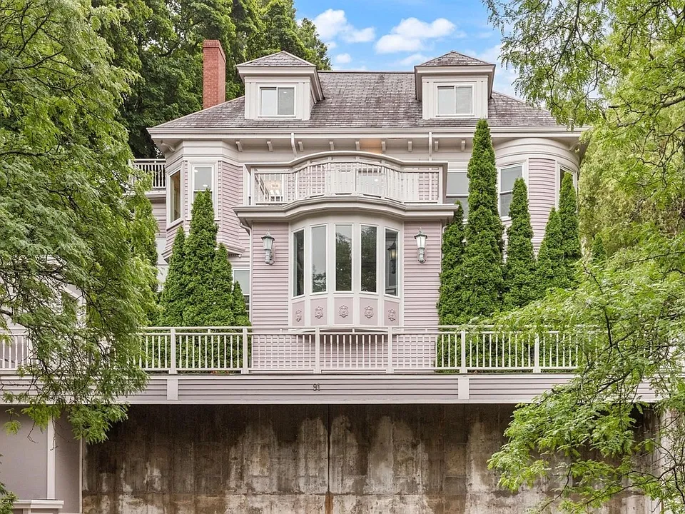 91 University Rd #2