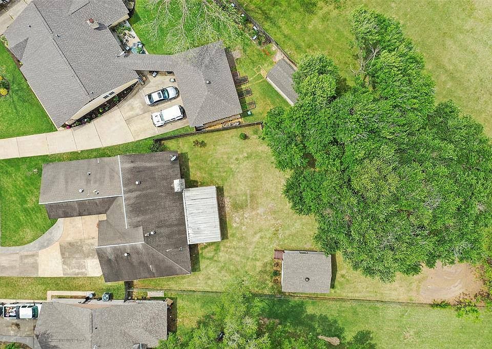 1st image of 7443 Woodoak Dr