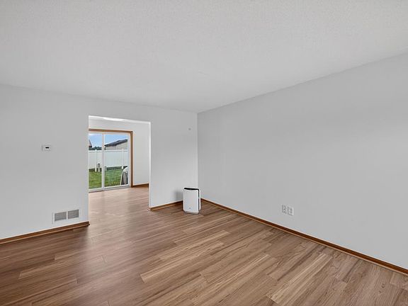 3rd image of 1014 2nd St NW