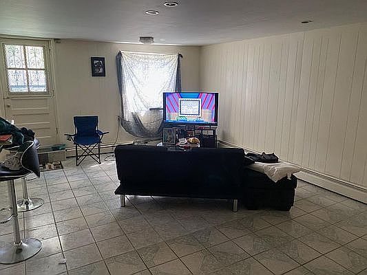 1st image of 939 E 53rd St Floor 1