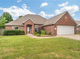 1211 Coventry Ln, Centerton, AR 72719