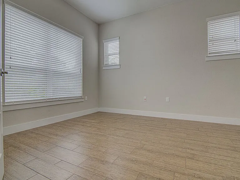 2409 Moreno St — Photo 24