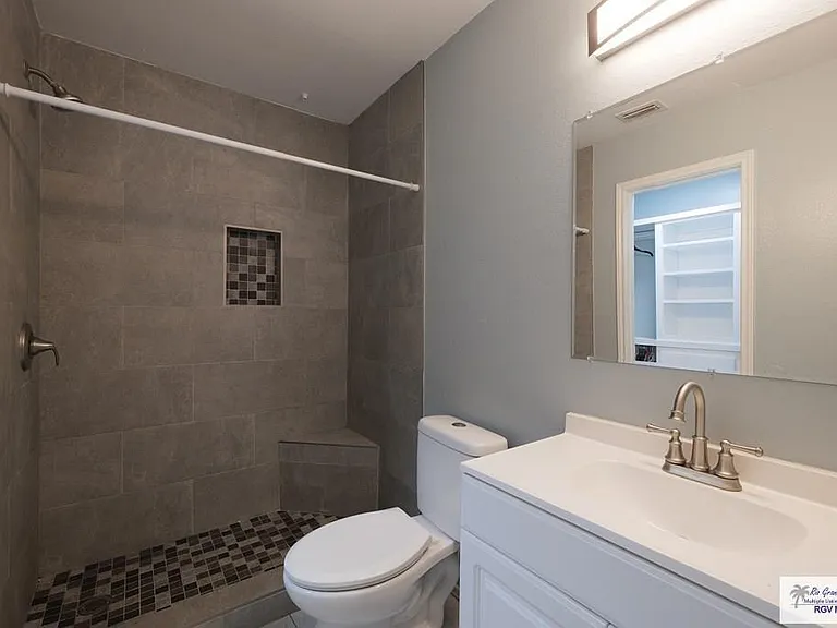 2804 Vienna St — Photo 15