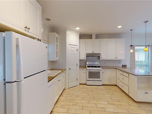 5th image of 6052 Magnolia Pl E