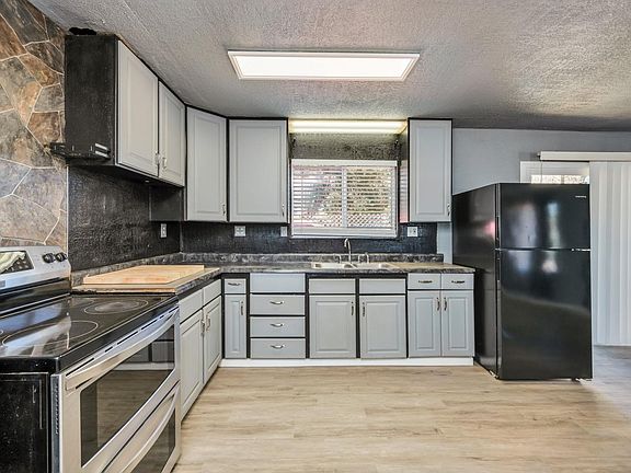 3rd image of 16074 30th Avenue