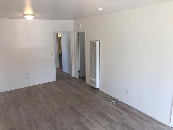 3rd image of 4679 Kansas St