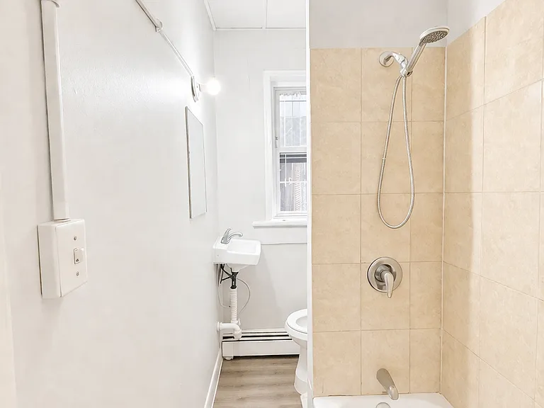 773 E 19th St #B1 — Photo 9