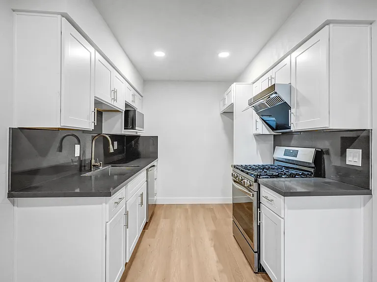 18430 Arline Ave #7 — Photo 9