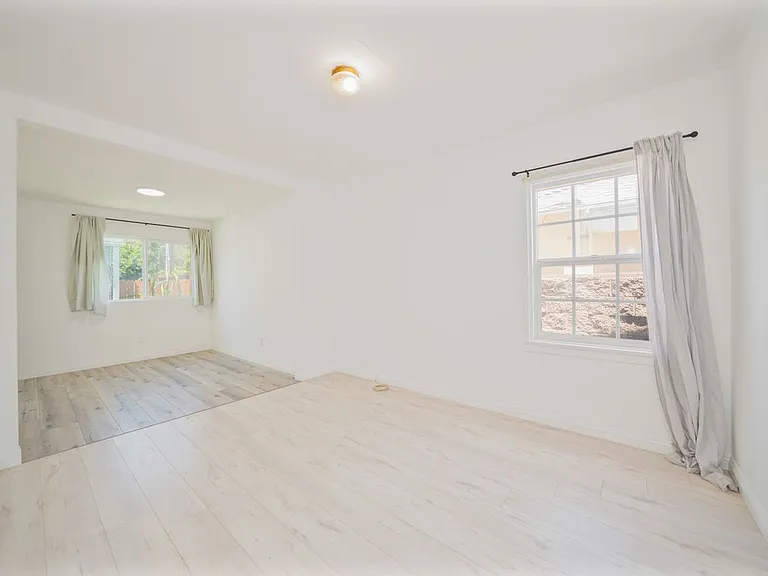 349 E Newman Ave #A — Photo 9