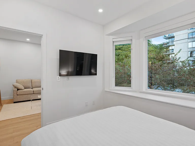 957 Nicola St #203 — Photo 12