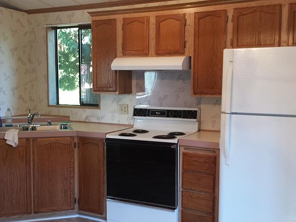 All appliances including washer/dryer