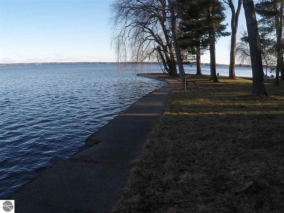 3201 W Lake Mitchell Dr, Cadillac, MI 49601 Zillow