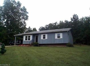 248 NW Oak Ridge Dr, Mount Airy, NC 27030