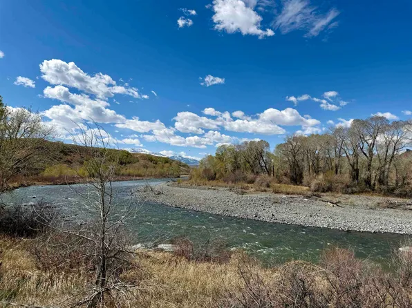 1451 Southfork Rd, Cody, WY 82414