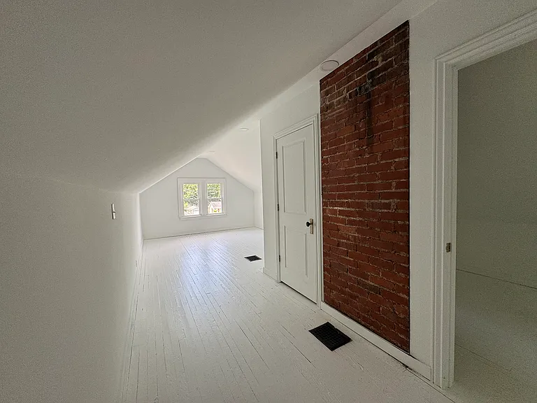 3822 Carlton St — Photo 8