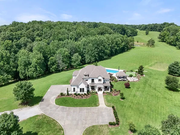 1025 Choate Rd, Dickson, TN 37055
