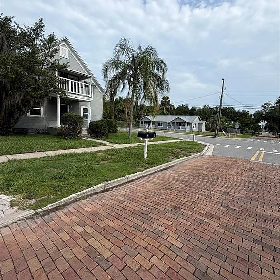118 N Beaumont Ave — Photo 5