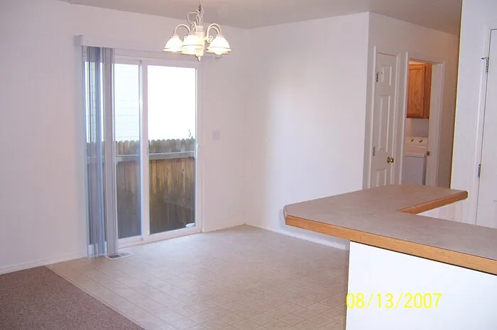 3 bed, 2.0 bath, 1224 sqft, $2,200 — Photo 3