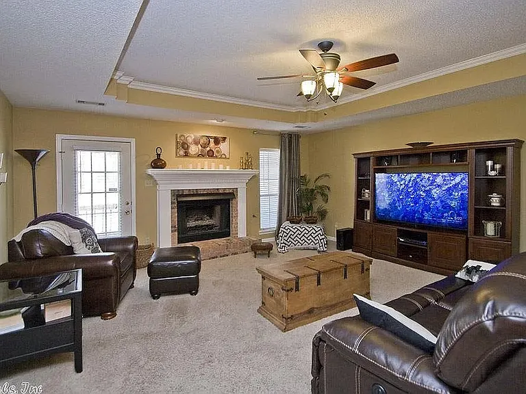 40 Springridge Dr — Photo 5