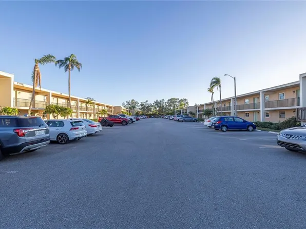 12300 Park Blvd APT 103, Seminole, FL 33772