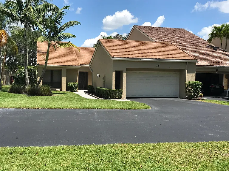 15 Tournament Blvd — Photo 8