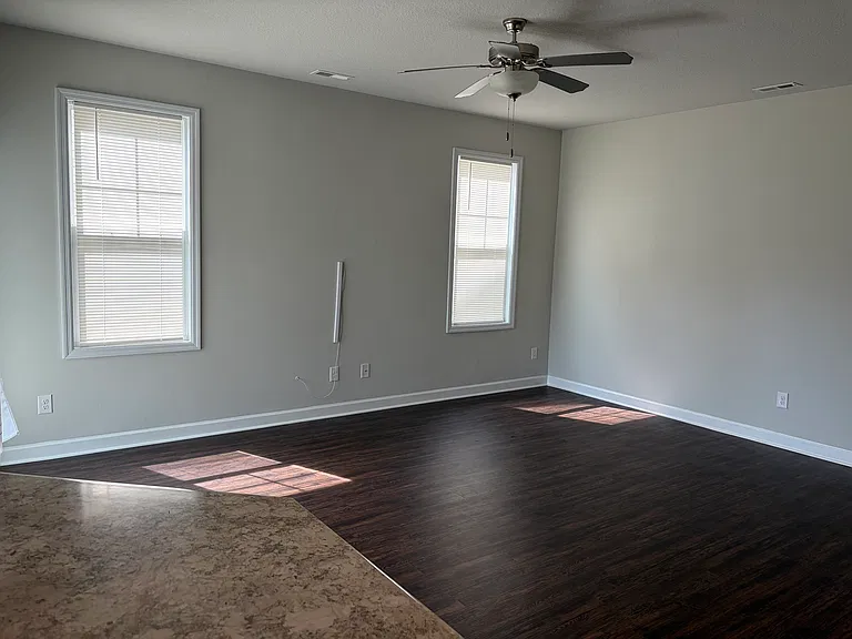 408 Vandemere Ct — Photo 7
