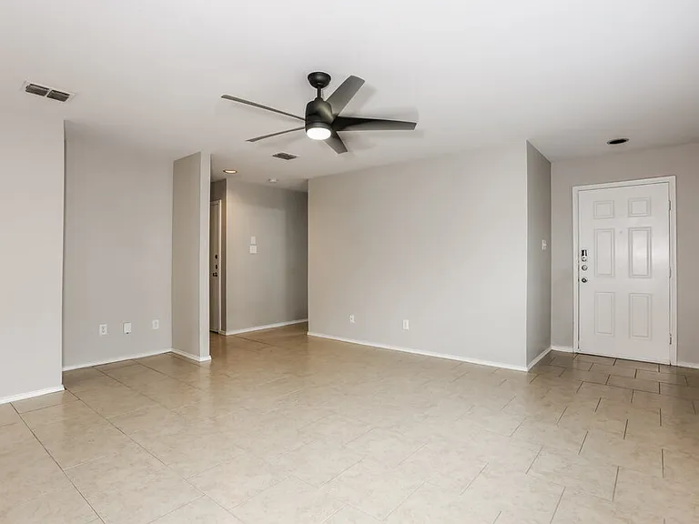 1453 Castle Ridge Rd — Photo 3