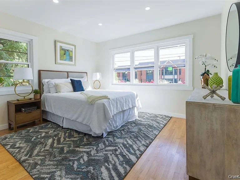 25 Van Duzen Pl #1 — Photo 10