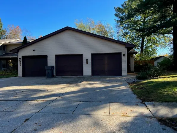 4906 Russell St, Midland, MI 48640