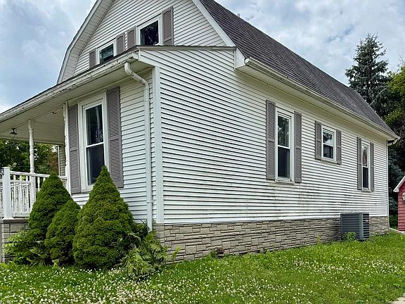 3rd image of 910 16th St