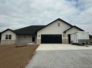 195 Blazing Star Ln, Nixa, MO 65714