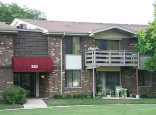 320 Greenbriar Rd APT 2C, Glen Ellyn, IL 60137