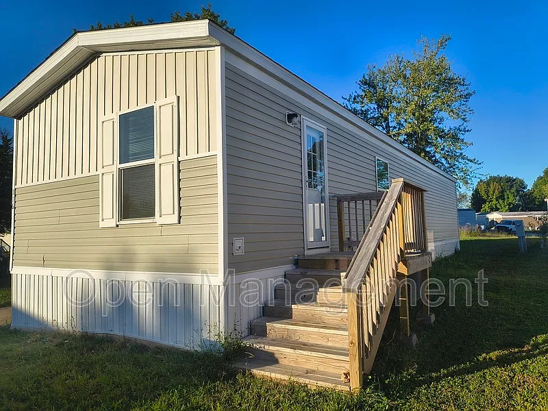 2 bed, 2.0 bath, 896 sqft, $999 — Photo 1