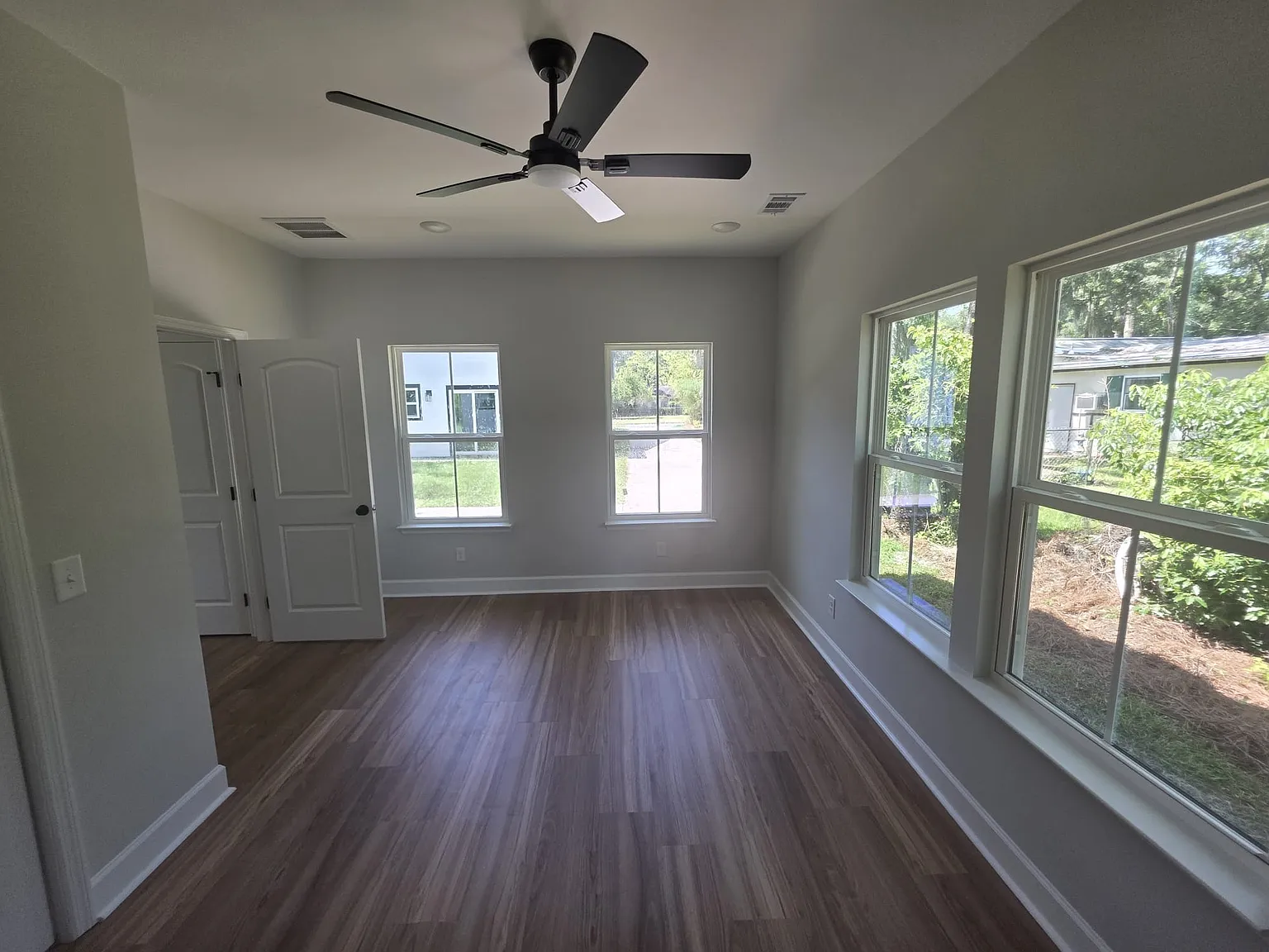 5 bed, 3.5 bath, 1750 sqft, $2,700 — Photo 3