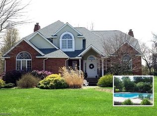 5 Oxford Dr, Lafayette, NJ 07848