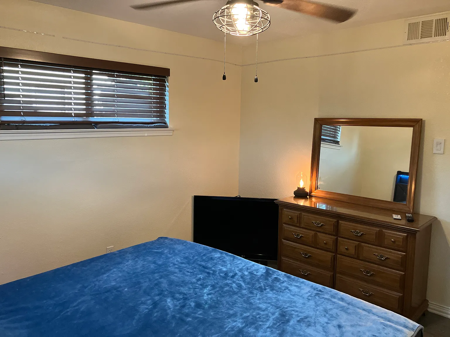 Room For Rent in Oaklciff — Photo 2
