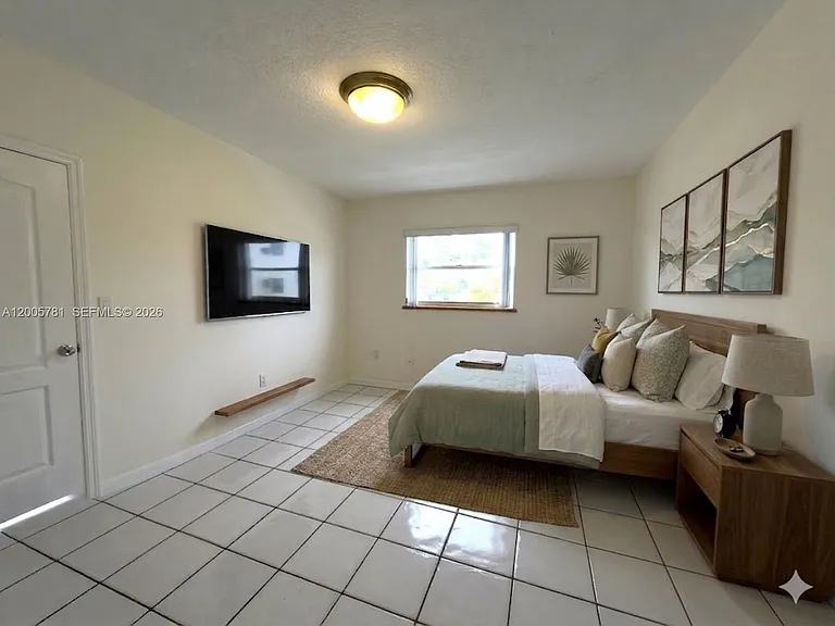 3052 SW 27th Ave #204 — Photo 8