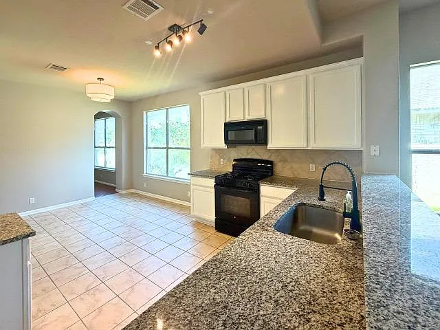 3304 Winding Shore Ln — Photo 12