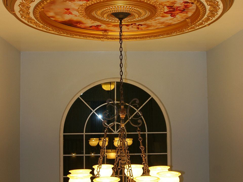 7 foot ceiling medallion in 