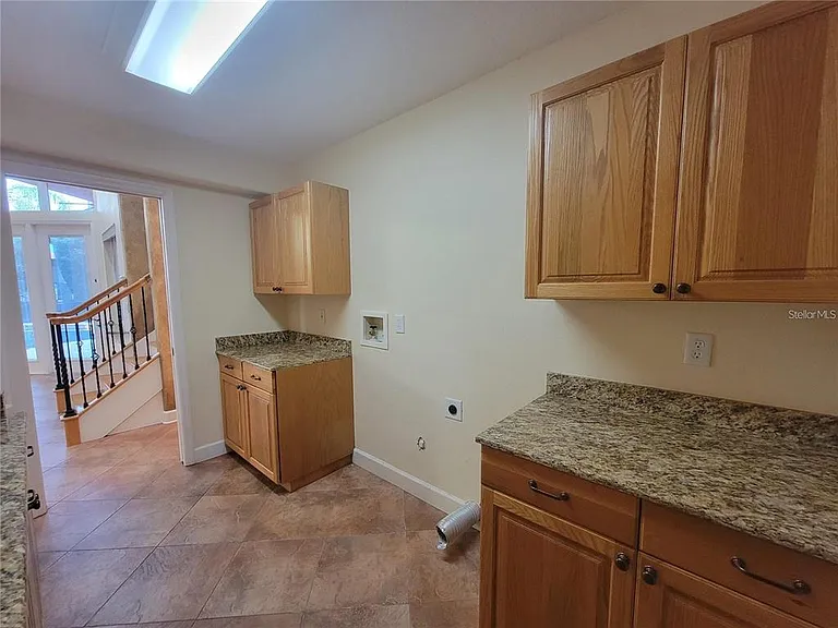 10209 Thurston Groves Blvd — Photo 43