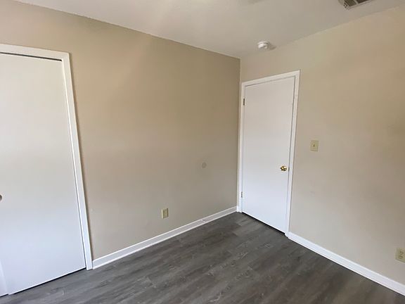 5th image of 144 Alabama Ave #C