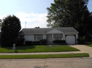 704 Sylvan Ln, South Bend, IN 46619
